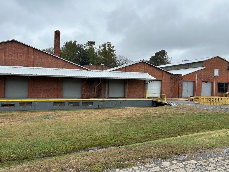 517 Eastanallee Ave, Athens, TN à louer - Photo principale - Image 1 de 9