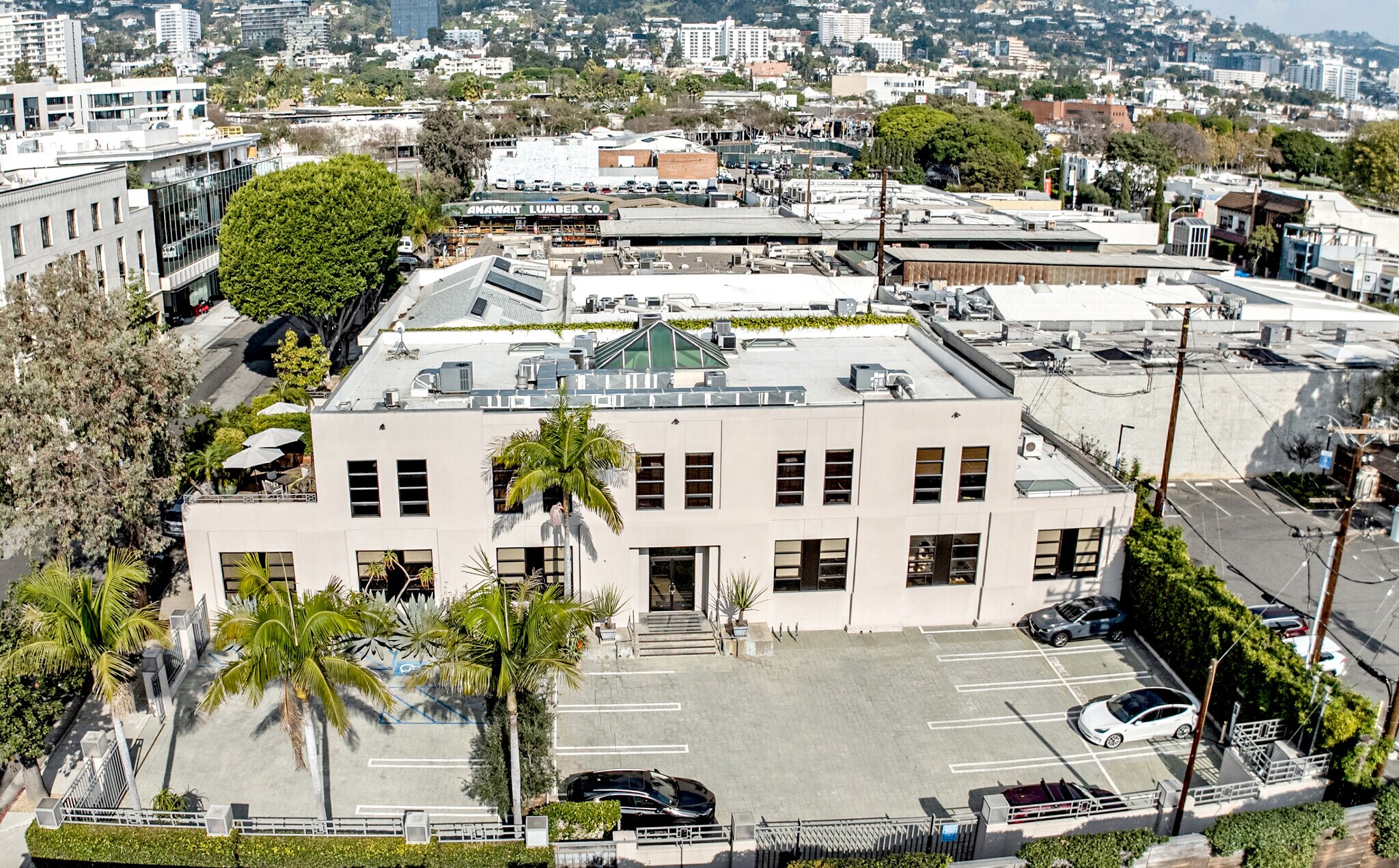 614 N La Peer Dr, West Hollywood, CA à louer Photo du bâtiment- Image 1 de 5