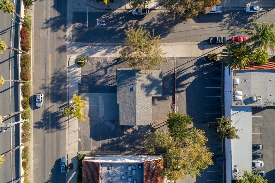 34 E Montecito St, Santa Barbara, CA for lease - Aerial - Image 3 of 5
