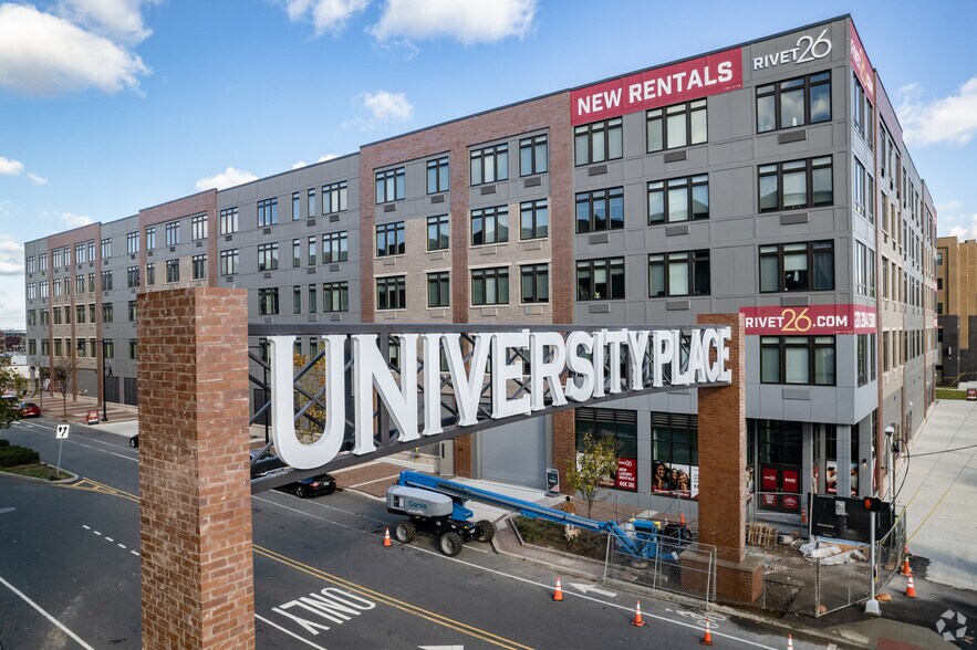 26 University Place Blvd, Jersey City, NJ à louer - Photo du bâtiment - Image 2 de 39