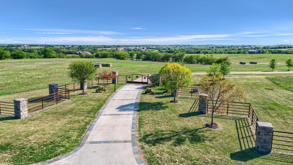 5555 County Road 179, Celina, TX à vendre - Photo du bâtiment - Image 2 de 44