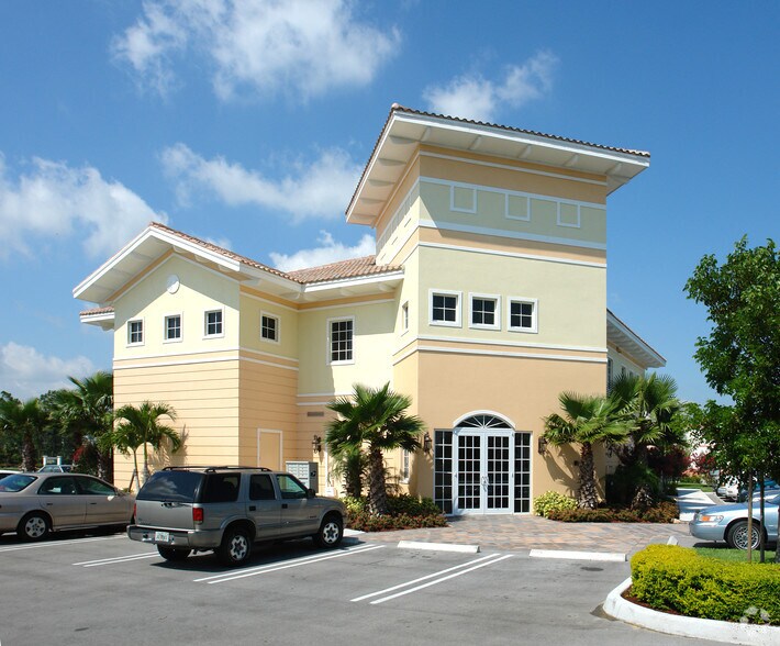 1631 NW St Lucie West Blvd, Port Saint Lucie, FL à louer - Photo du bâtiment - Image 2 de 19