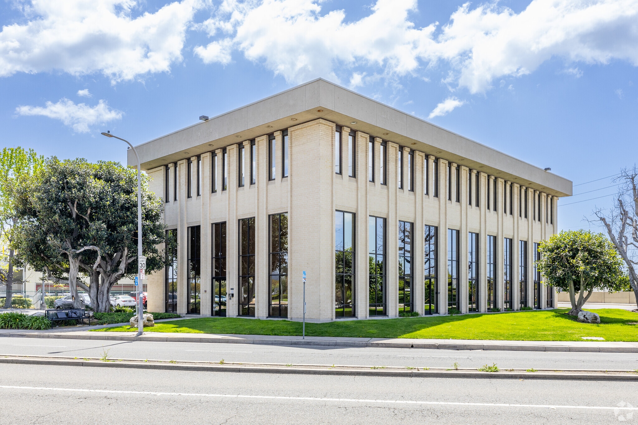 4050 W Metropolitan Dr, Orange, CA for lease Building Photo- Image 1 of 3