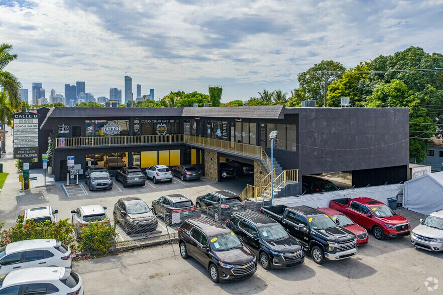 1756 SW 8th St, Miami, FL à louer - Photo principale - Image 1 de 1
