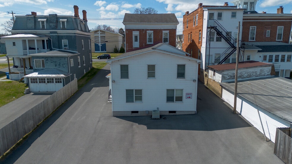 91 Genesee St, Geneva, NY à vendre - Photo du bâtiment - Image 2 de 50