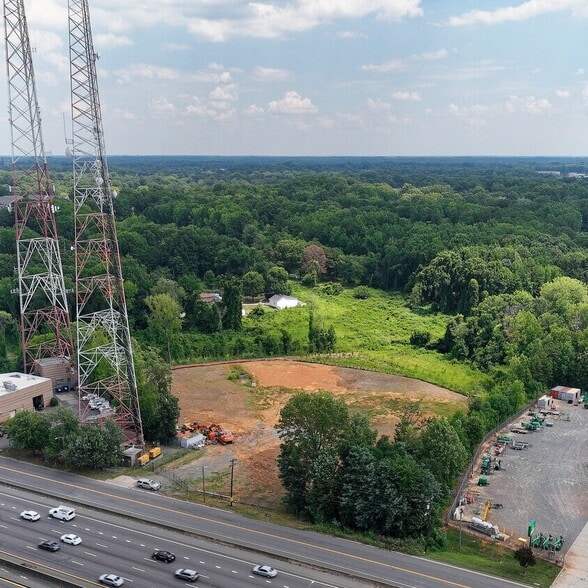 4750 N Reagan Dr, Charlotte, NC for sale - Building Photo - Image 2 of 3