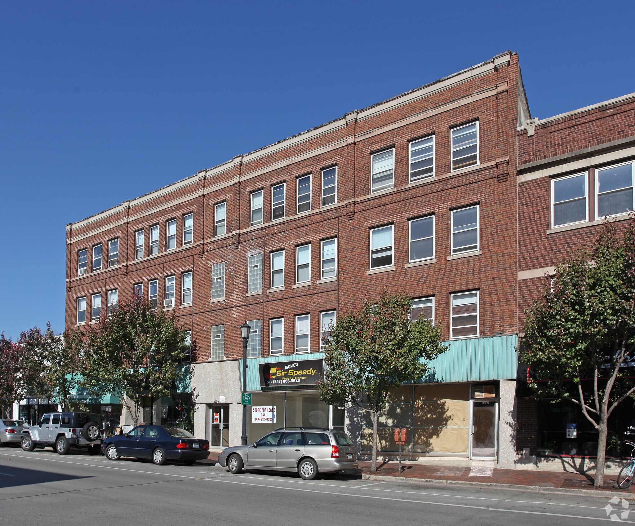 1005 Davis St, Evanston, IL for lease Building Photo- Image 1 of 3