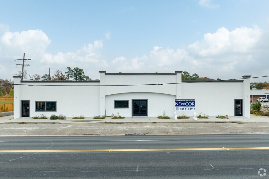 2004 N Frazier St, Conroe, TX à louer - Photo du bâtiment - Image 3 de 11