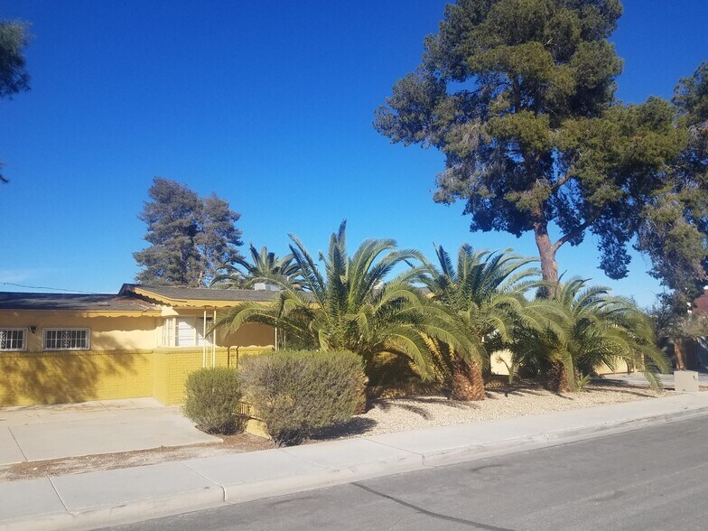 2008 Hamilton Ln, Las Vegas, NV à vendre - Photo du bâtiment - Image 1 de 13