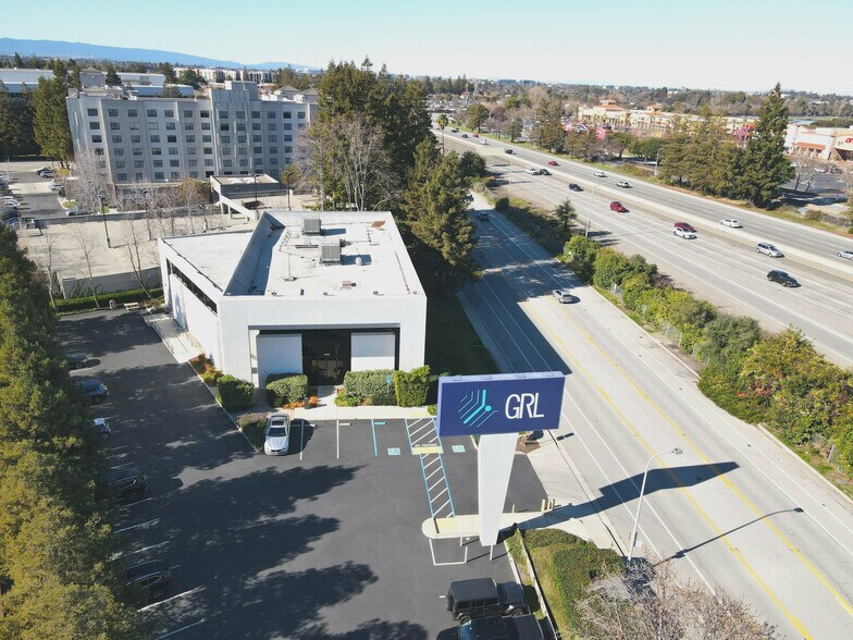 3000 Lakeside Dr, Santa Clara, CA à louer - Photo du bâtiment - Image 3 de 21