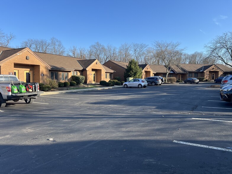 1375 Kemper Meadow Dr, Forest Park, OH for lease - Building Photo - Image 3 of 29
