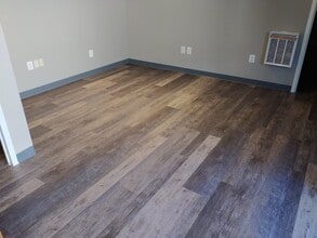 14700H Flint Lee Rd, Chantilly, VA for lease Interior Photo- Image 2 of 24