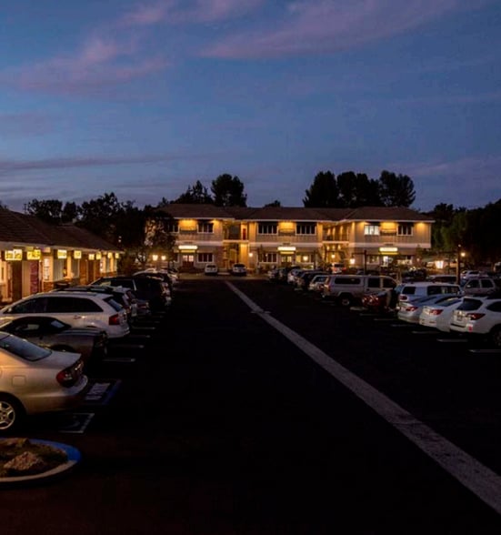 1321-1345 E Thousand Oaks Blvd, Thousand Oaks, CA for lease - Building Photo - Image 3 of 7