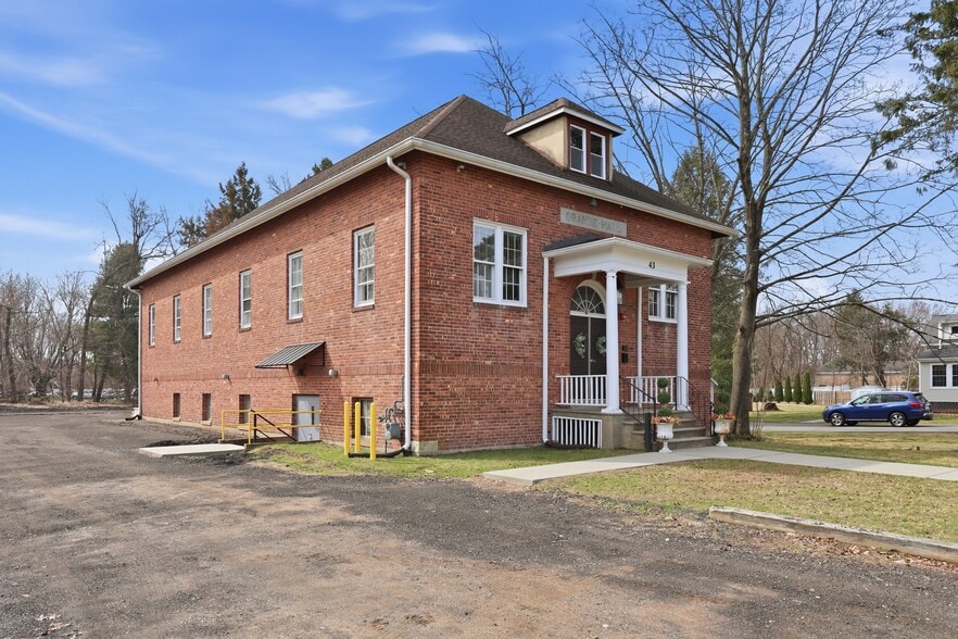 43 Naubuc Ave, Glastonbury, CT for sale - Building Photo - Image 2 of 58