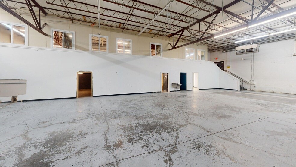1045 Granada Ave, Nashville, TN à louer - Photo du bâtiment - Image 3 de 18