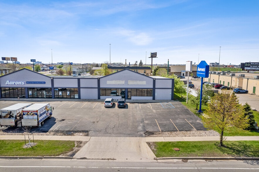 1339 34th St S, Fargo, ND à louer - Photo du bâtiment - Image 1 de 20