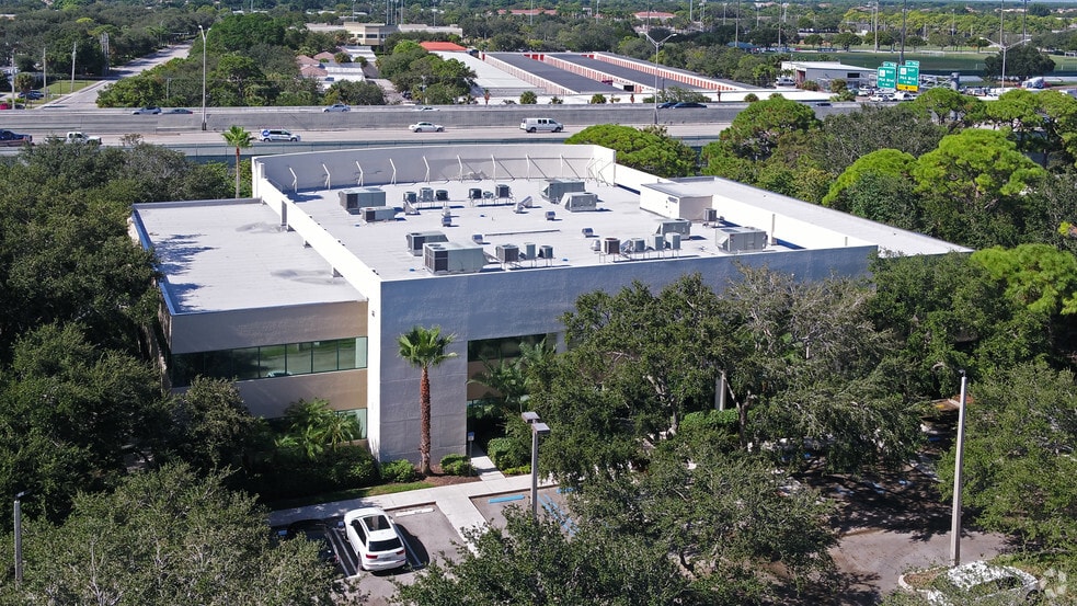 4800 Riverside Dr, Palm Beach Gardens, FL for lease - Primary Photo - Image 1 of 6