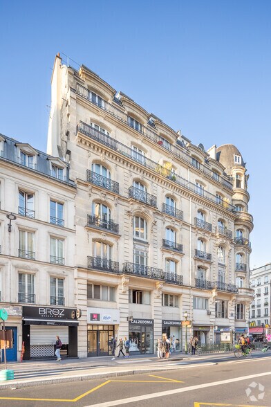 100 Rue Du Faubourg Saint-Antoine, Paris à louer - Photo du bâtiment - Image 2 de 3