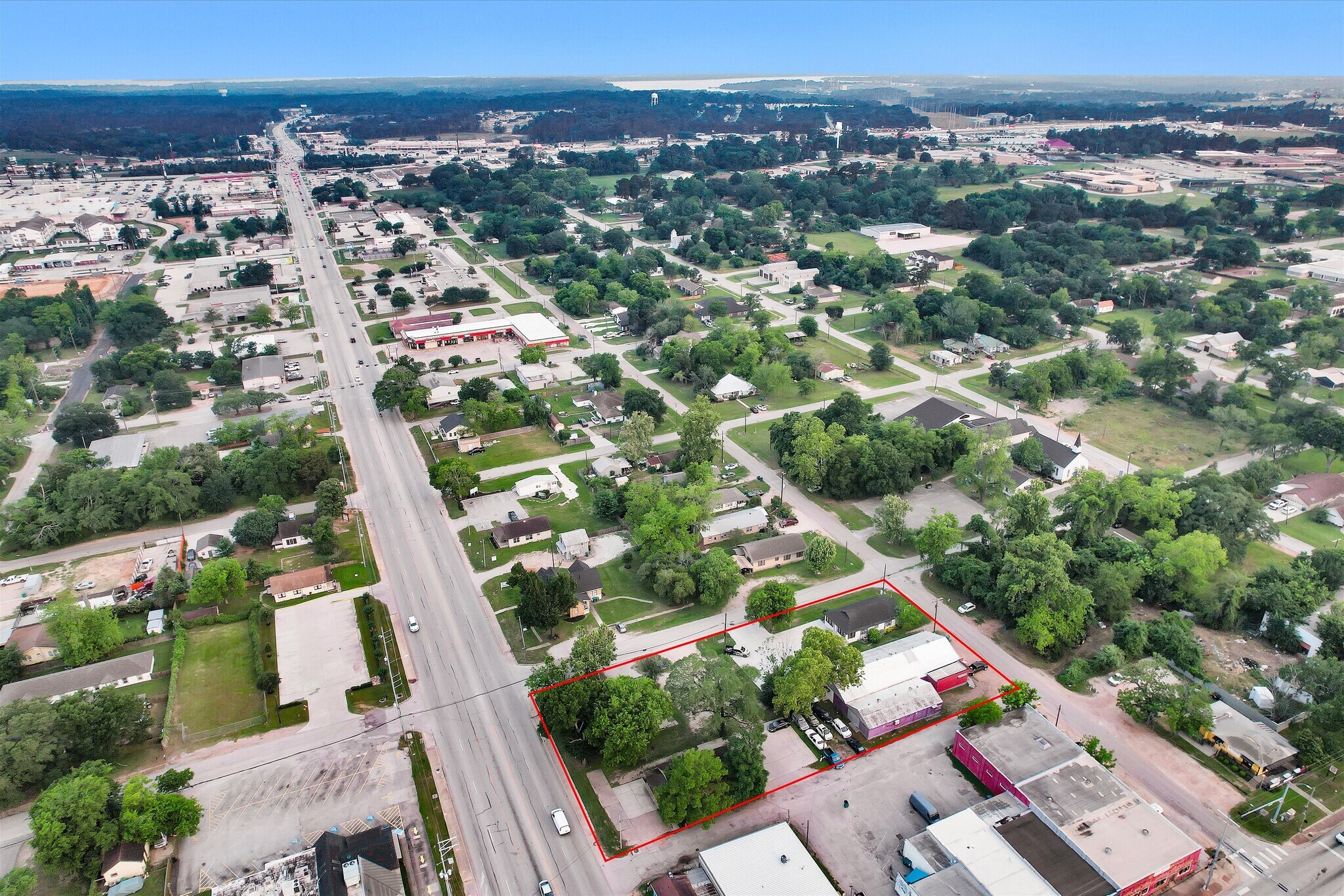 108 W Montgomery St, Willis, TX à vendre Photo du bâtiment- Image 1 de 25