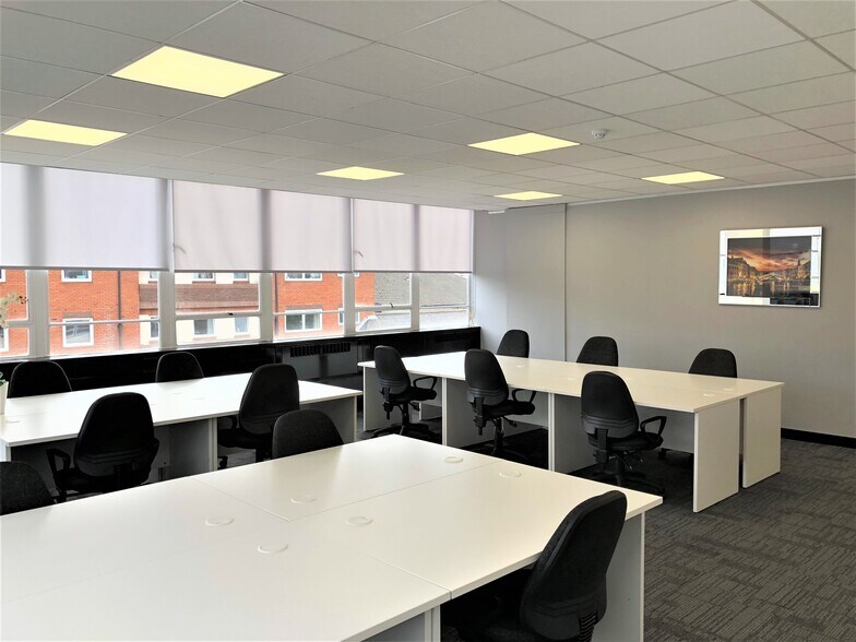 165-177 The Broadway, Londres à louer - Photo intérieure - Image 3 de 7