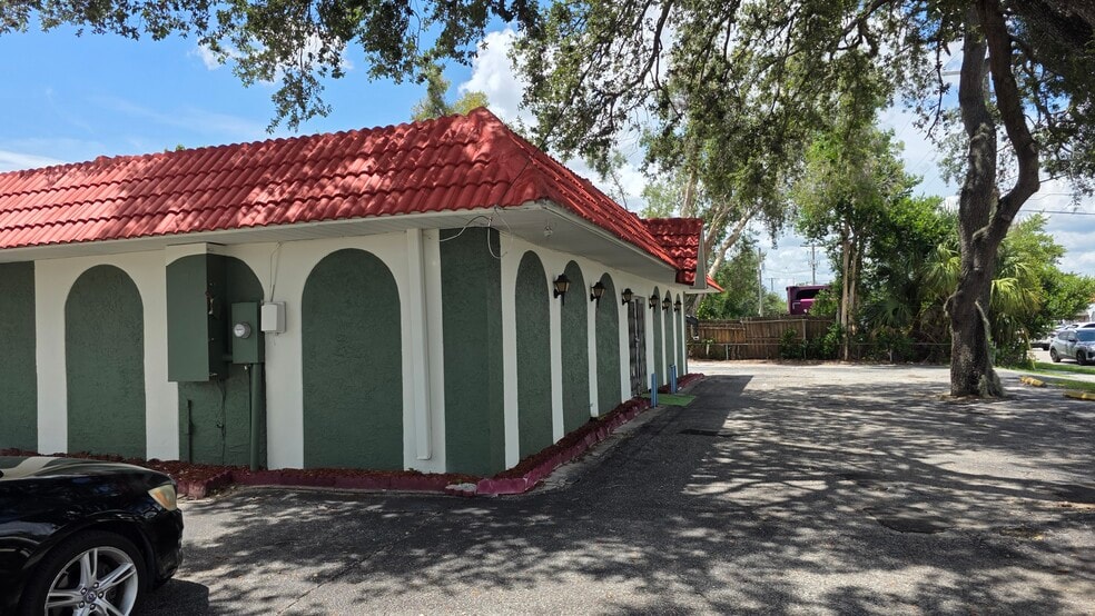 7102 N Armenia Ave, Tampa, FL for lease - Building Photo - Image 3 of 14