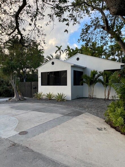 223 SW 17th St, Fort Lauderdale, FL à vendre - Photo principale - Image 1 de 10