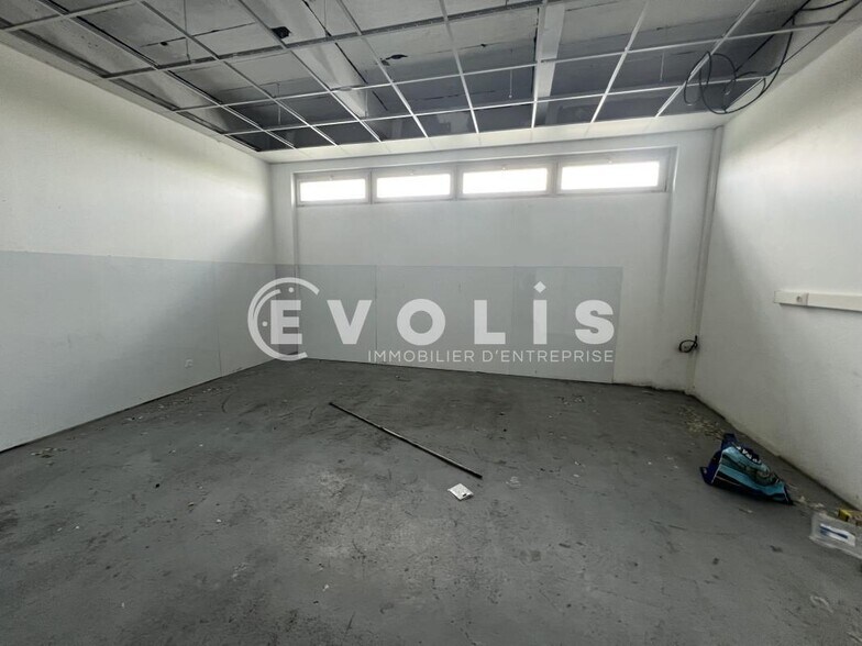 Flex dans Rosny-sous-Bois à louer - Photo du bâtiment - Image 3 de 19