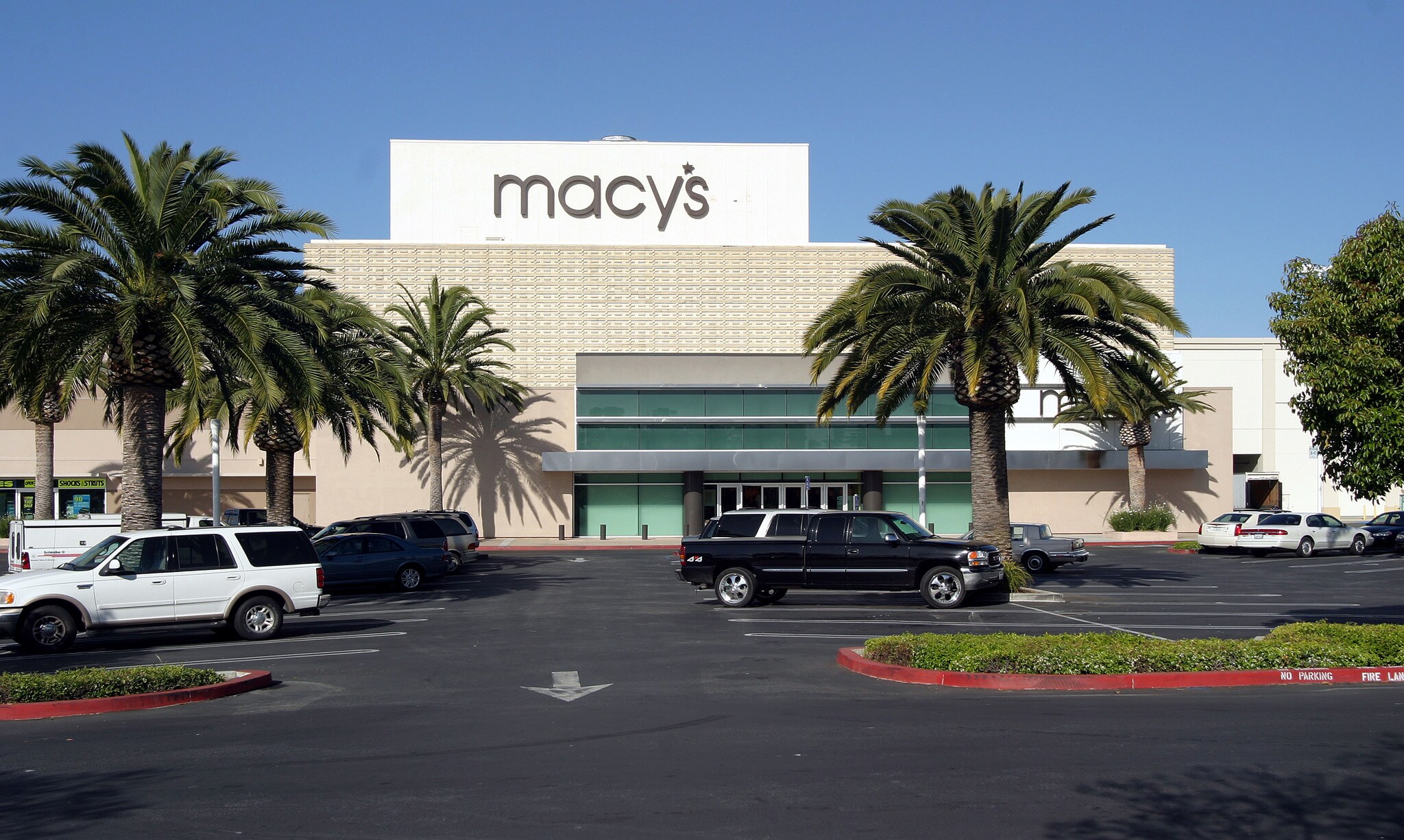 3301 E Main St, Ventura, CA for lease Building Photo- Image 1 of 8