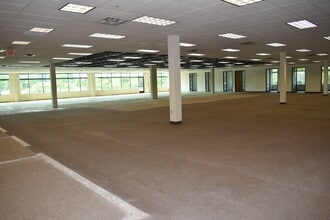 6161 American Blvd, Bloomington, MN for lease Interior Photo- Image 1 of 2