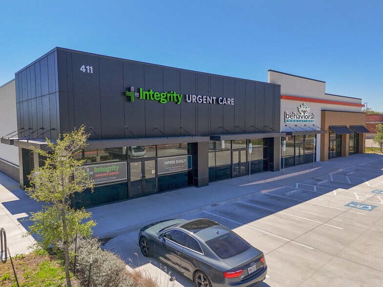 401-411 Alta Mere Dr, Fort Worth, TX à louer - Photo principale - Image 1 de 16