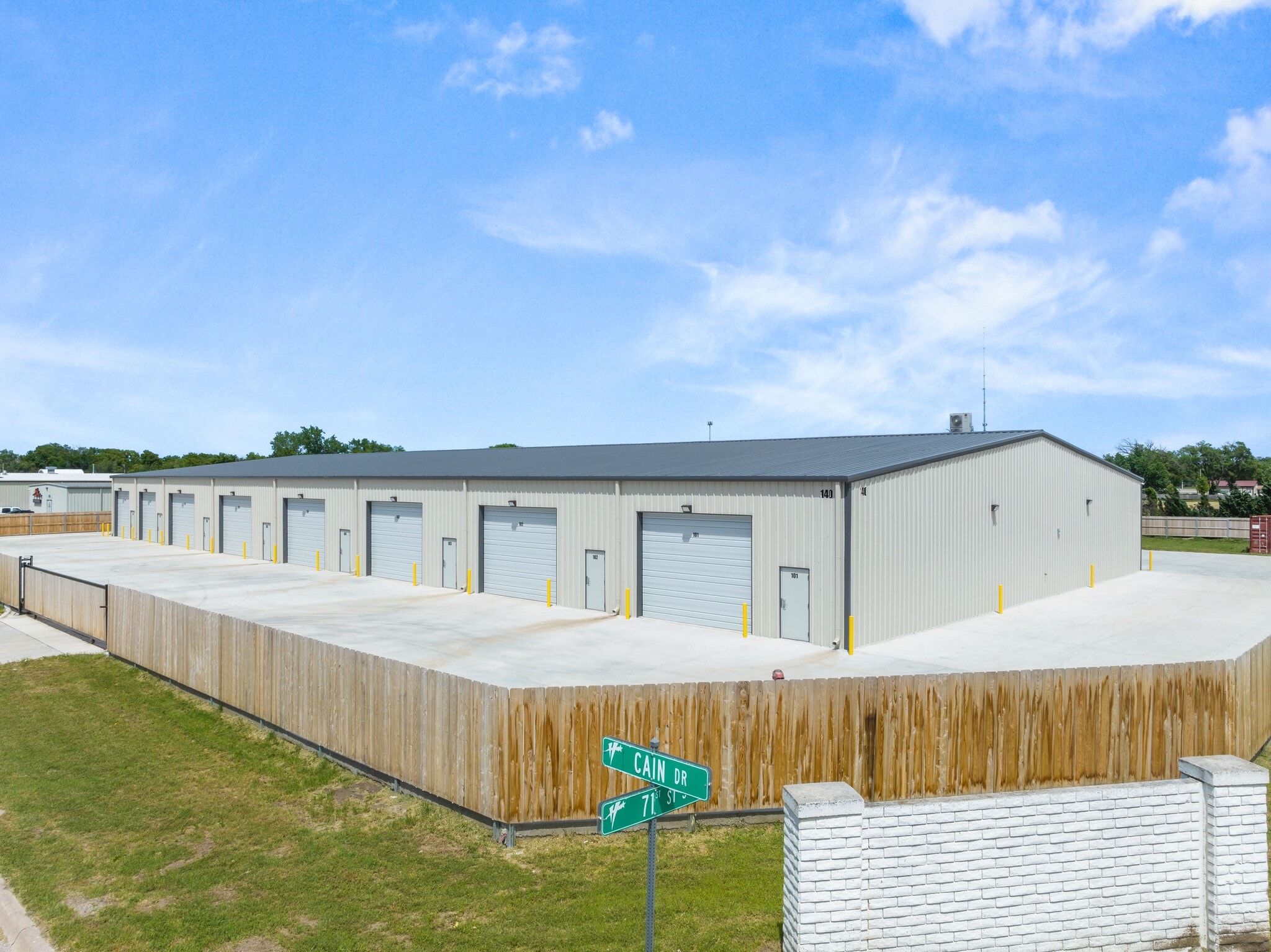 140 Cain Dr, Haysville, KS for lease Primary Photo- Image 1 of 17