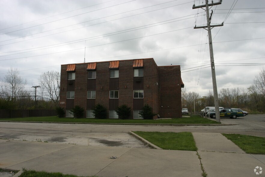 2619 Martin Luther King Jr Dr, North Chicago, IL à vendre - Photo du bâtiment - Image 2 de 3