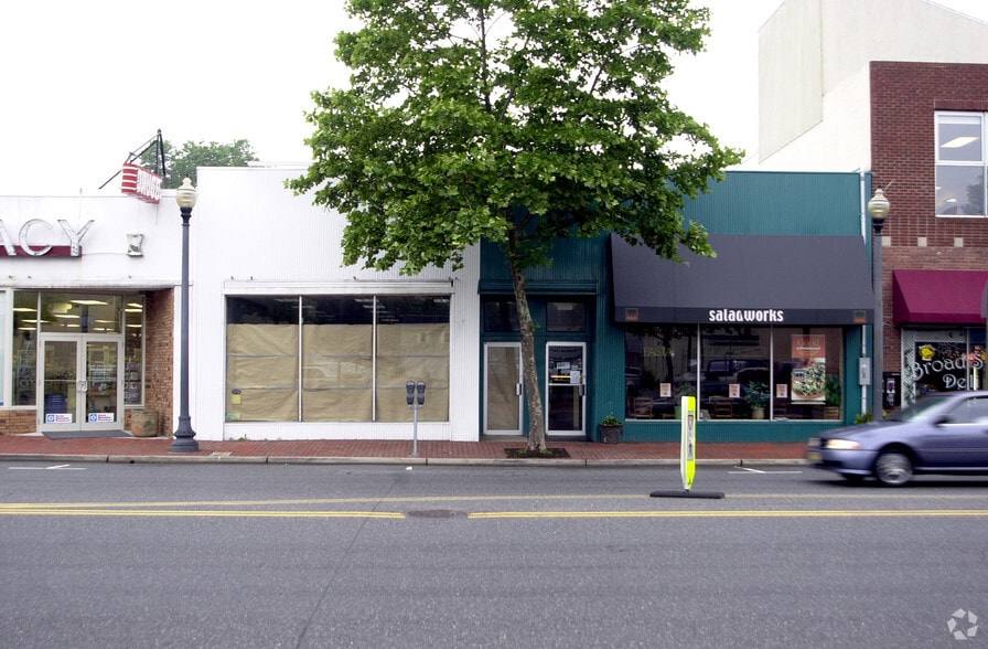 130-132 Broad St, Red Bank, NJ for lease - Primary Photo - Image 1 of 14