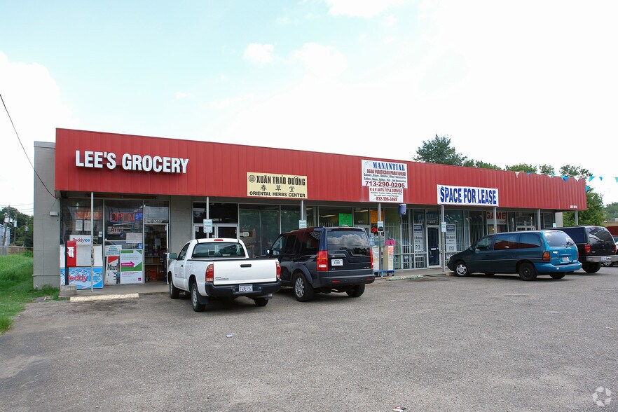 7430 Long Point Rd, Houston, TX à louer - Photo du bâtiment - Image 3 de 11