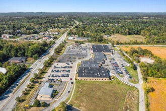 4290 W Jonathan Moore Pike, Columbus, IN à louer Photo intérieure- Image 2 de 54