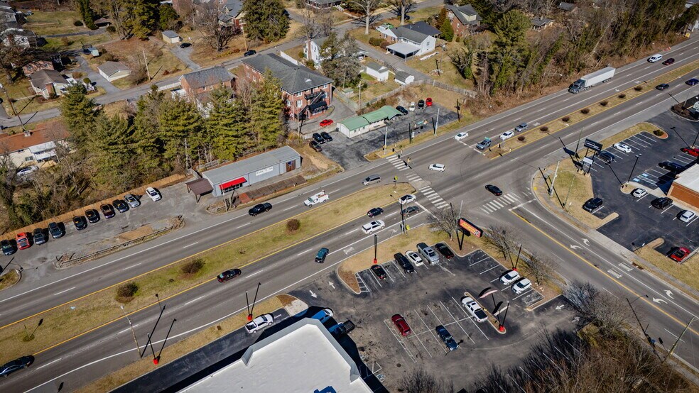 700 Volunteer Pky, Bristol, TN à vendre - Photo du bâtiment - Image 3 de 15