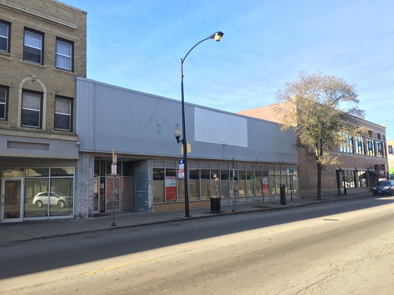 2721 N Spaulding Ave, Chicago, IL for sale - Building Photo - Image 1 of 1