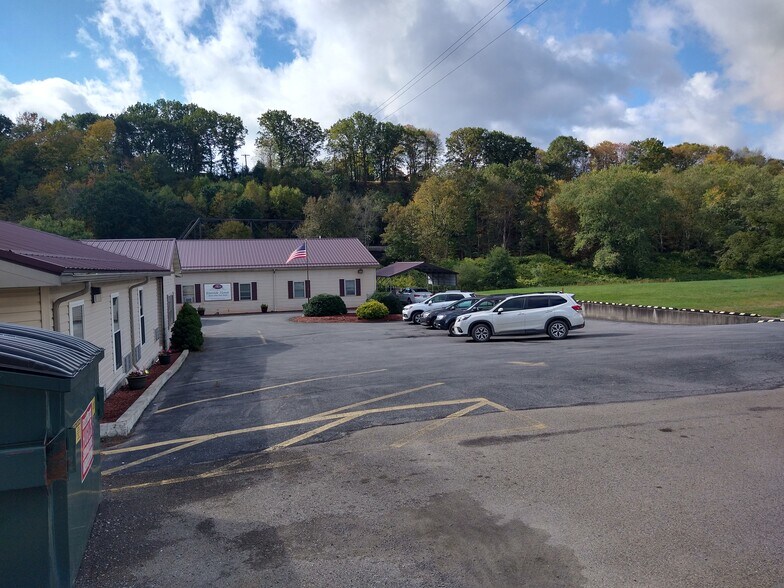 98 Foundry St, Punxsutawney, PA à vendre - Photo du bâtiment - Image 2 de 31