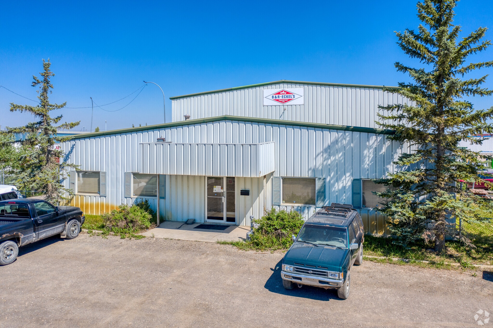 6410 90th Ave SE, Calgary, AB for sale Primary Photo- Image 1 of 1