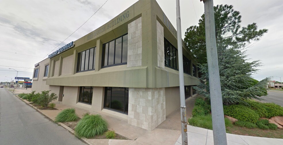 1 Sw 11th St, Lawton, OK à louer - Photo du bâtiment - Image 2 de 9