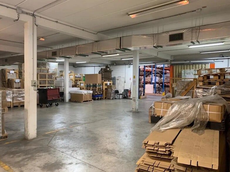 Local d'activités dans Mormant à vendre - Photo intérieure - Image 2 de 7