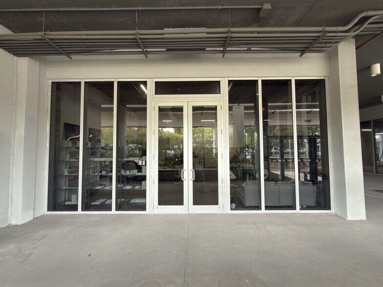 2900 SW 28th Ln, Miami, FL à louer - Photo du bâtiment - Image 2 de 17