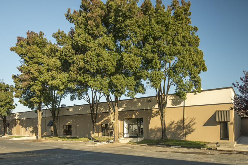 1250 Harter Ave, Woodland, CA for lease - Building Photo - Image 1 of 2