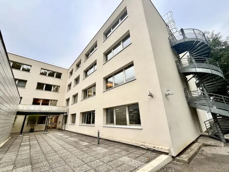 Office in Rouen for lease Building Photo- Image 1 of 13