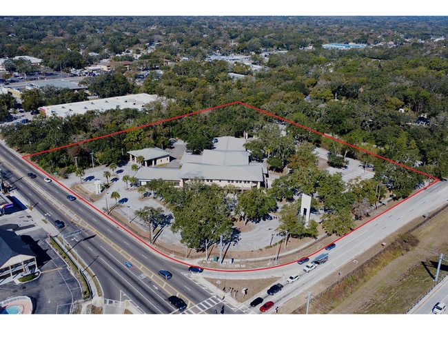 Plus de détails pour 320 E Fletcher Ave, Tampa, FL - Commerce de détail à vendre