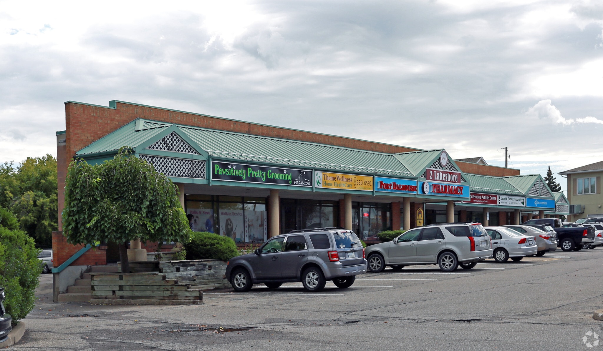 2 Lakeshore Rd, St Catharines, ON for sale Primary Photo- Image 1 of 1