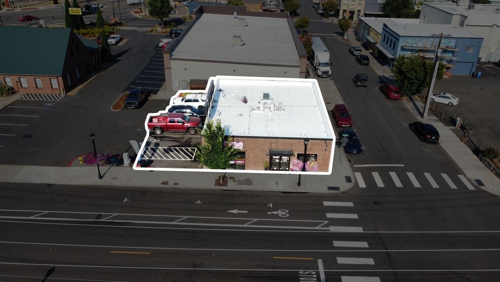 194 SE 4th Ave, Estacada, OR for sale - Primary Photo - Image 1 of 5