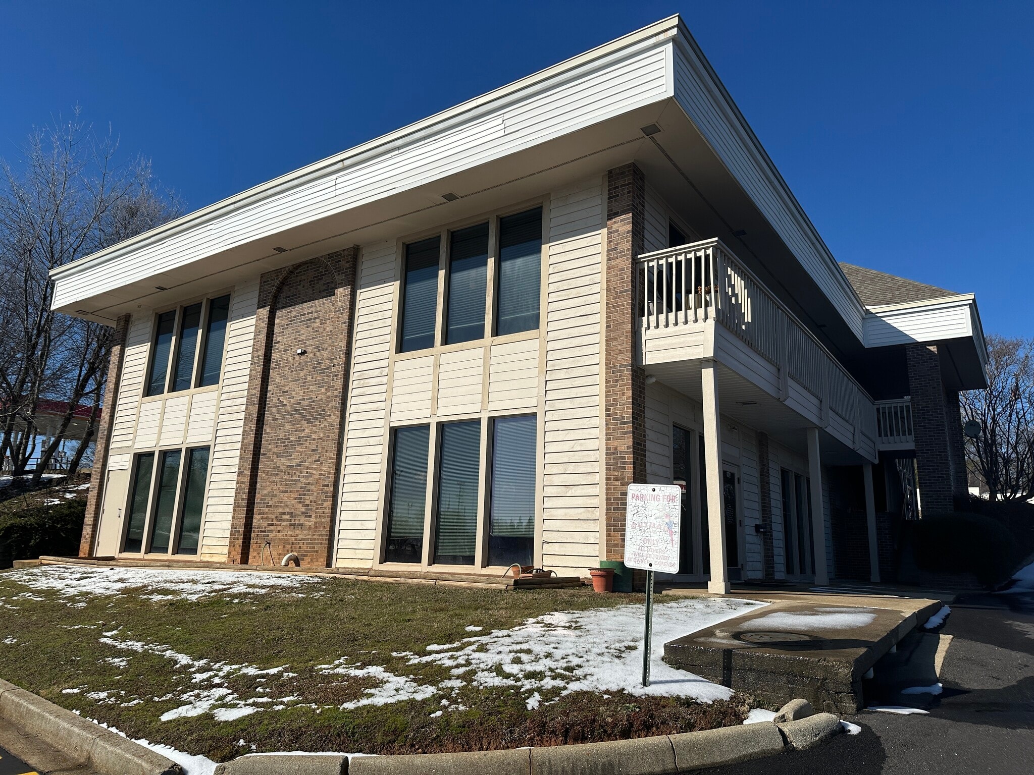 26 Orchard Park Dr, Greenville, SC for lease Interior Photo- Image 1 of 9