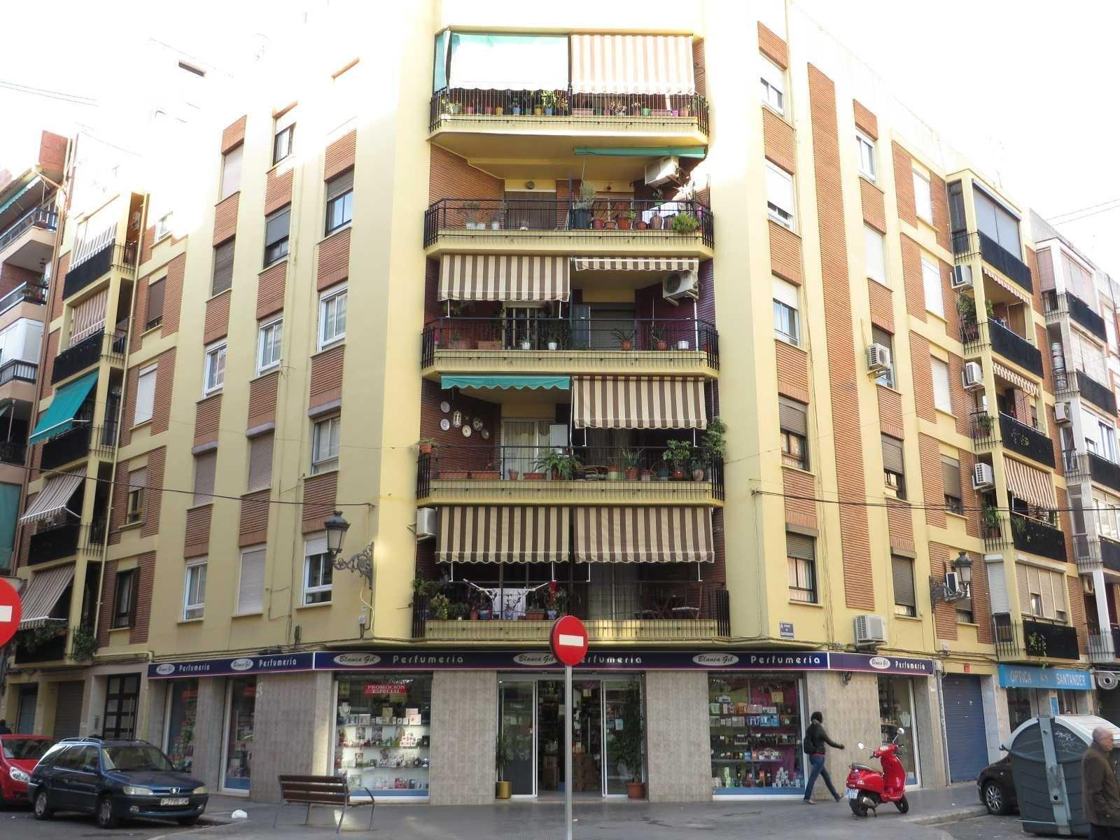 de Jerónima Galés 'Impresora, 18, València, Valencia for sale Building Photo- Image 1 of 4