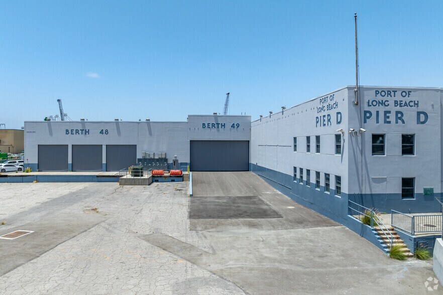 1251 W Pier D St, Long Beach, CA à louer - Photo du bâtiment - Image 2 de 17
